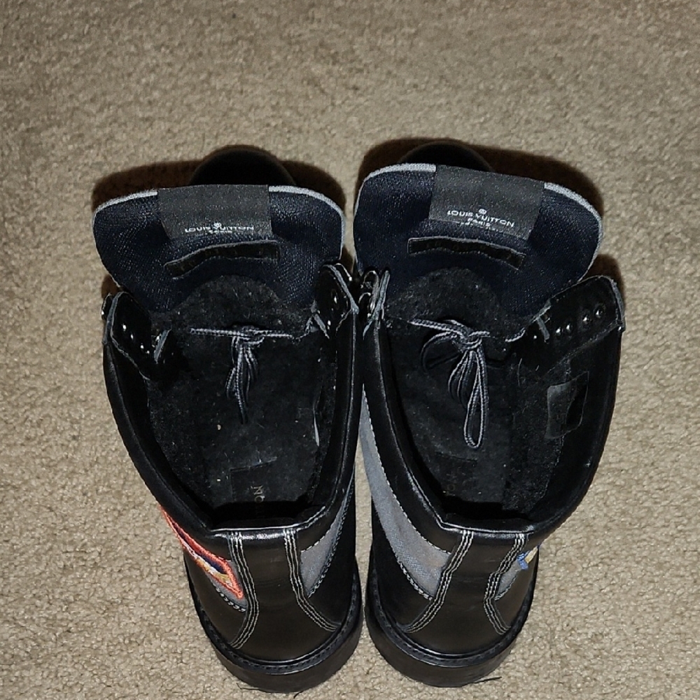 Louis Vuitton Black and Gray Combat Boots with Padded Collar - Picture 6 of 7